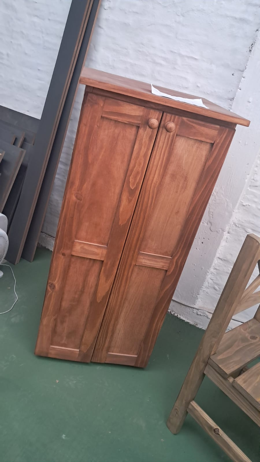 Armario de madera